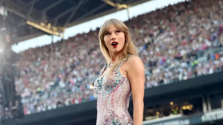 Taylor Swift’s Electrifying Seattle Concert Shakes Up Website with Seismic Traffic