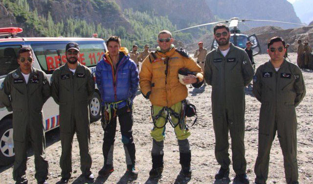 Pakistan Army Successfully Rescues Foreign Mountain Climbers