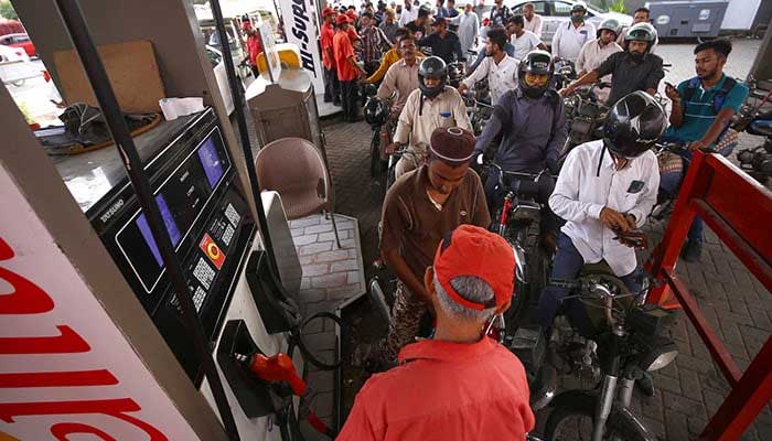 PKR vs USD: Significant Surge in Petroleum Prices Anticipated in Upcoming Fortnight Review